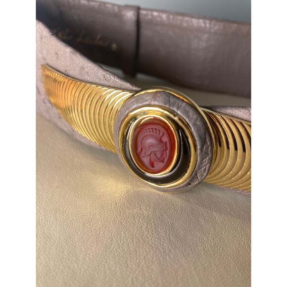 Judith Leiber Incredible Grey Ostrich Leather Belt Gold Roman Cameo Onyx Buckle - Picture 5 of 8